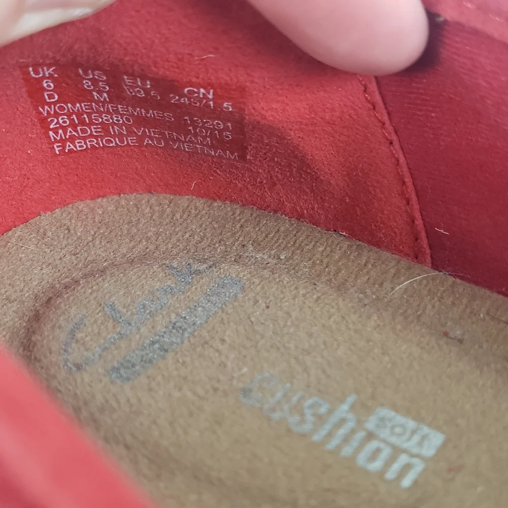 Clarks Collection Soft Cushion Red Suede Espadrilles Size 8.5 Medium